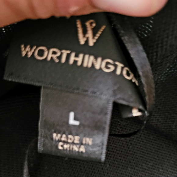 Cape - Picture 3 of 3